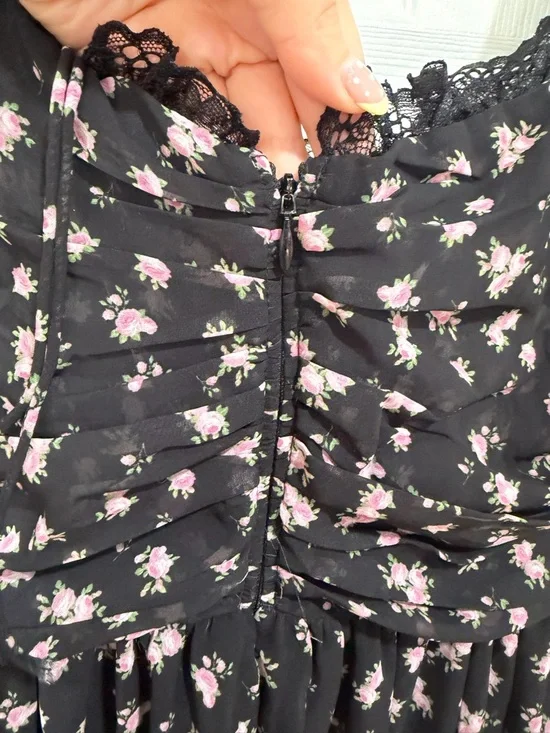 FOR LOVE & LEMONS
NOA MIDI DRESS Black and Floral Size L - Picture 8 of 9